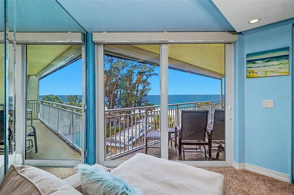 For Sale: $1,000,000 (3 beds, 2 baths, 1530 Square Feet)