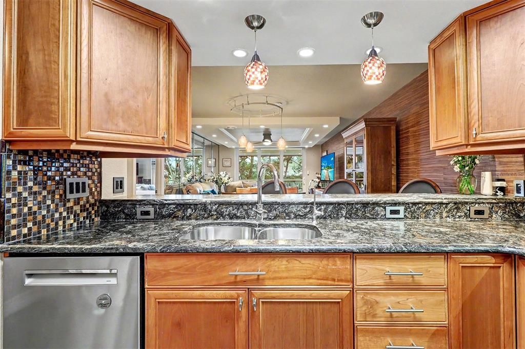 For Sale: $1,000,000 (3 beds, 2 baths, 1530 Square Feet)
