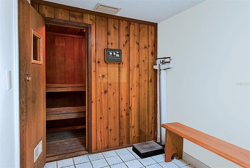 For Sale: $1,000,000 (3 beds, 2 baths, 1530 Square Feet)