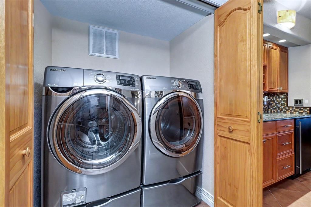 For Sale: $1,000,000 (3 beds, 2 baths, 1530 Square Feet)