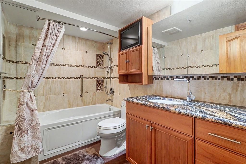 For Sale: $1,000,000 (3 beds, 2 baths, 1530 Square Feet)