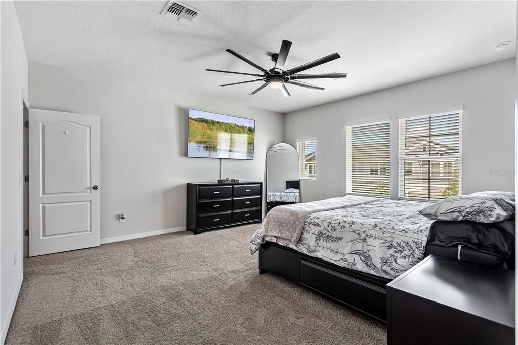 For Sale: $359,000 (3 beds, 2 baths, 1807 Square Feet)