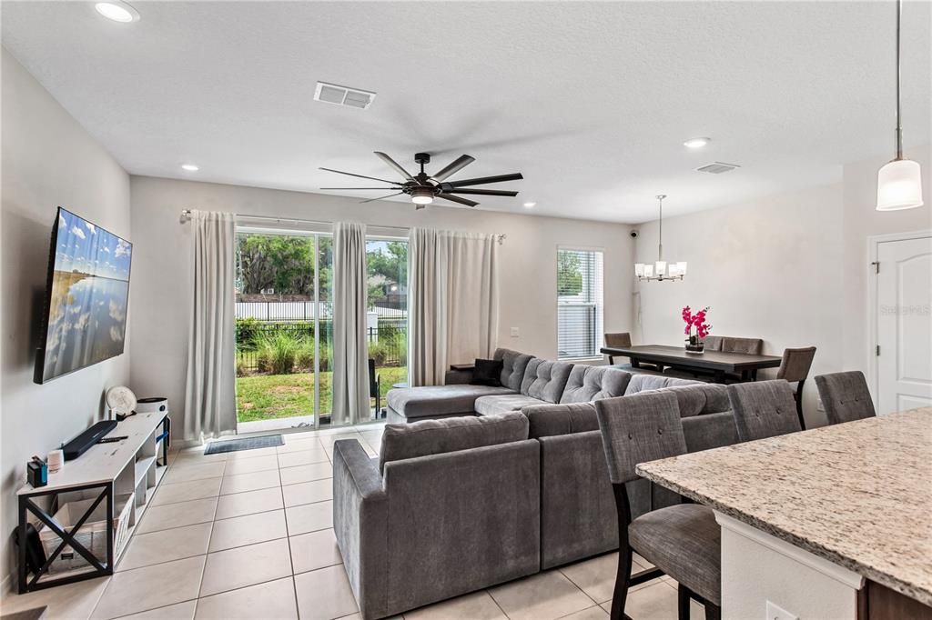 For Sale: $359,000 (3 beds, 2 baths, 1807 Square Feet)