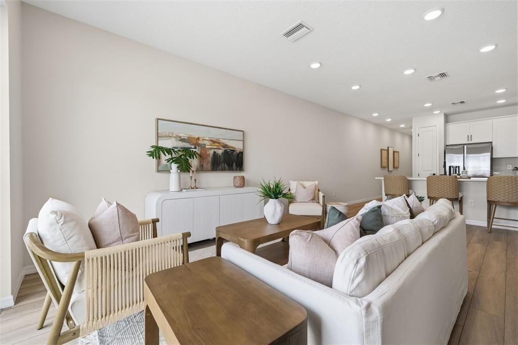 En Venta: $369,000 (3 camas, 2 baños, 1667 Pies cuadrados)