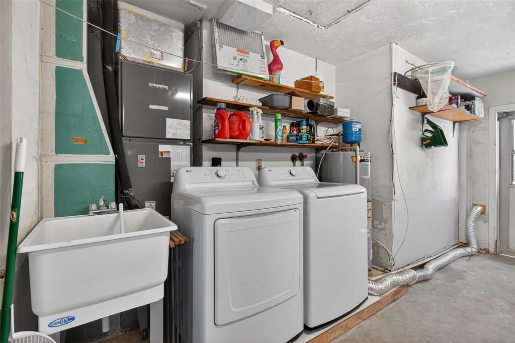 For Rent: $4,750 (3 beds, 2 baths, 2176 Square Feet)