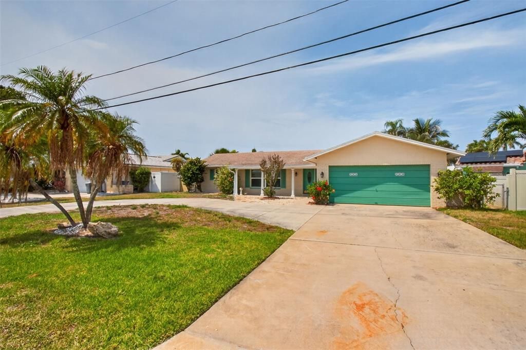 For Rent: $4,750 (3 beds, 2 baths, 2176 Square Feet)