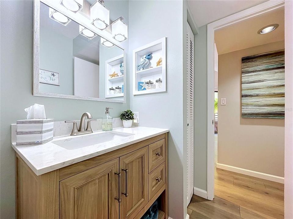 For Sale: $249,500 (2 beds, 2 baths, 1050 Square Feet)