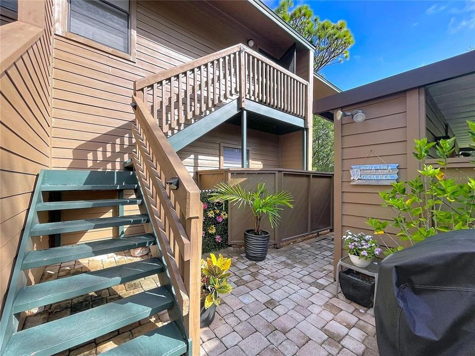 For Sale: $249,500 (2 beds, 2 baths, 1050 Square Feet)