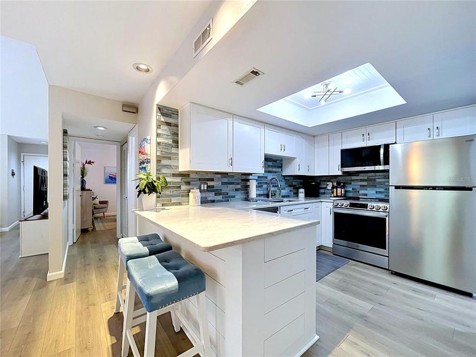 For Sale: $249,500 (2 beds, 2 baths, 1050 Square Feet)