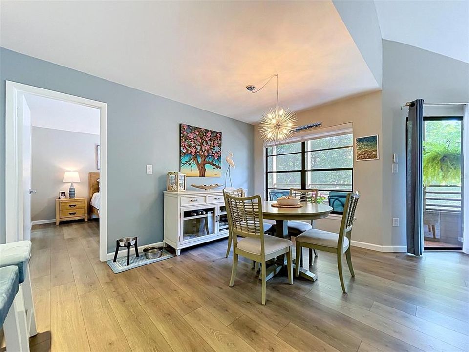 For Sale: $249,500 (2 beds, 2 baths, 1050 Square Feet)