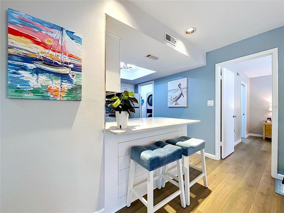 For Sale: $249,500 (2 beds, 2 baths, 1050 Square Feet)