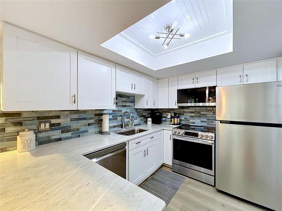 For Sale: $249,500 (2 beds, 2 baths, 1050 Square Feet)