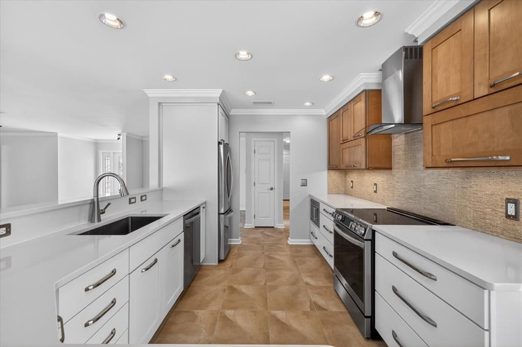 En Venta: $950,000 (2 camas, 2 baños, 1895 Pies cuadrados)