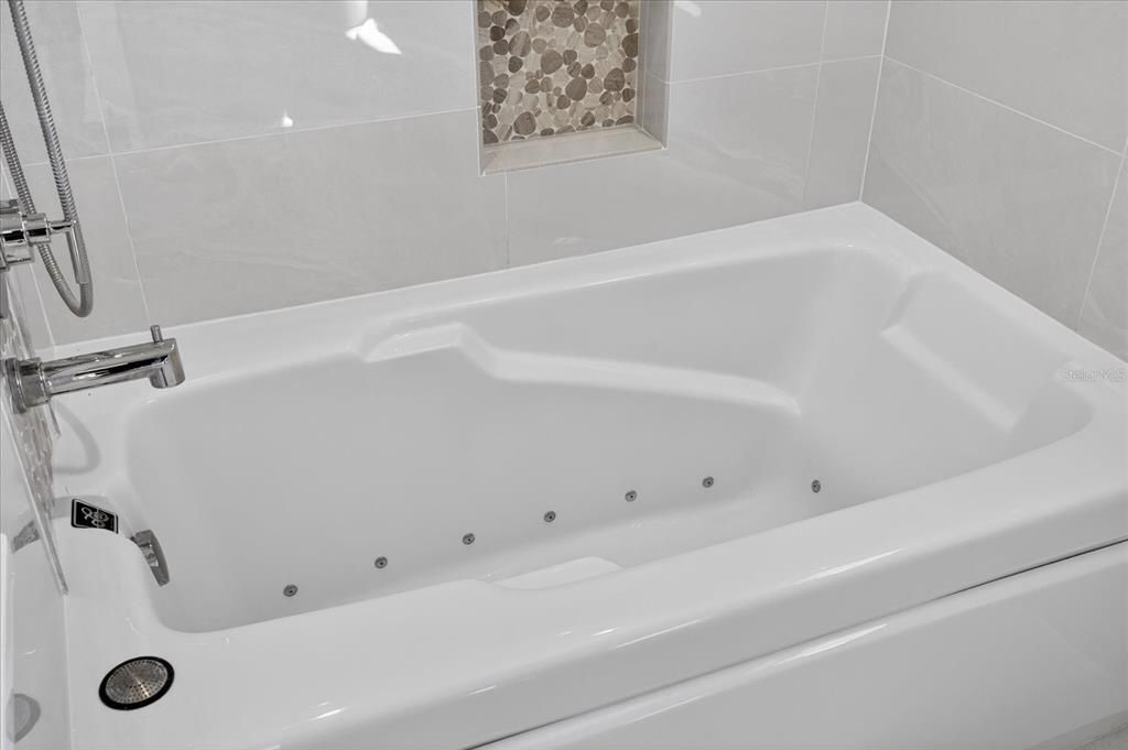 En Venta: $950,000 (2 camas, 2 baños, 1895 Pies cuadrados)