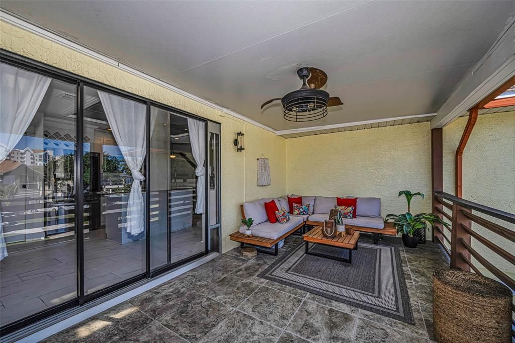 En Venta: $744,900 (4 camas, 3 baños, 3228 Pies cuadrados)