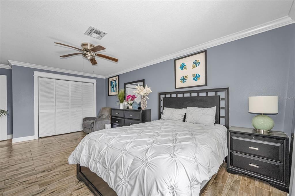 En Venta: $744,900 (4 camas, 3 baños, 3228 Pies cuadrados)