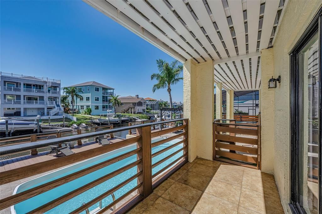 En Venta: $744,900 (4 camas, 3 baños, 3228 Pies cuadrados)