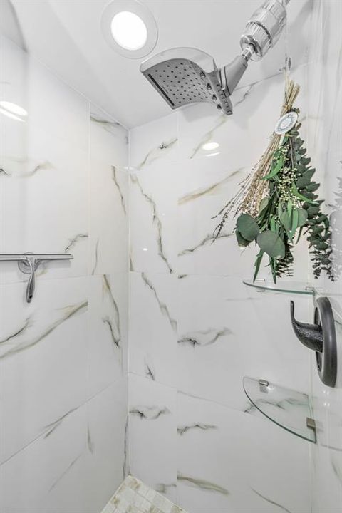 En Venta: $744,900 (4 camas, 3 baños, 3228 Pies cuadrados)