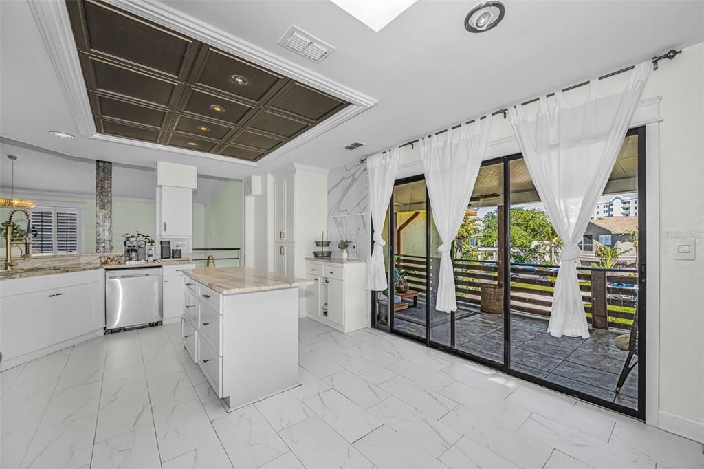 En Venta: $744,900 (4 camas, 3 baños, 3228 Pies cuadrados)