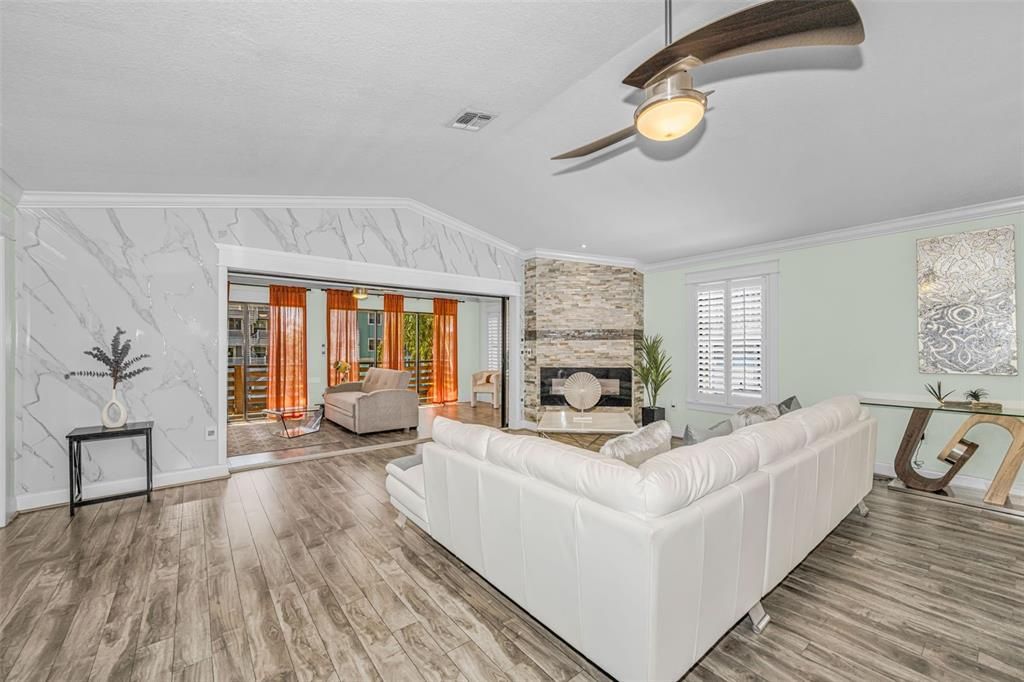 En Venta: $744,900 (4 camas, 3 baños, 3228 Pies cuadrados)