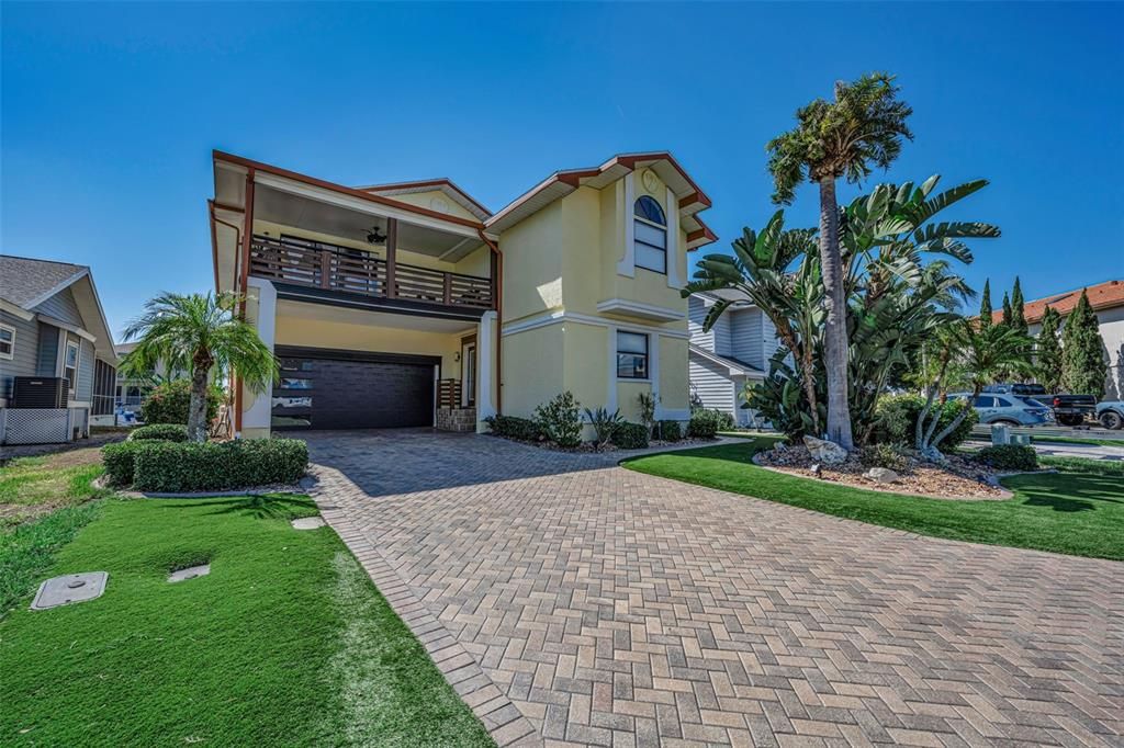 En Venta: $744,900 (4 camas, 3 baños, 3228 Pies cuadrados)
