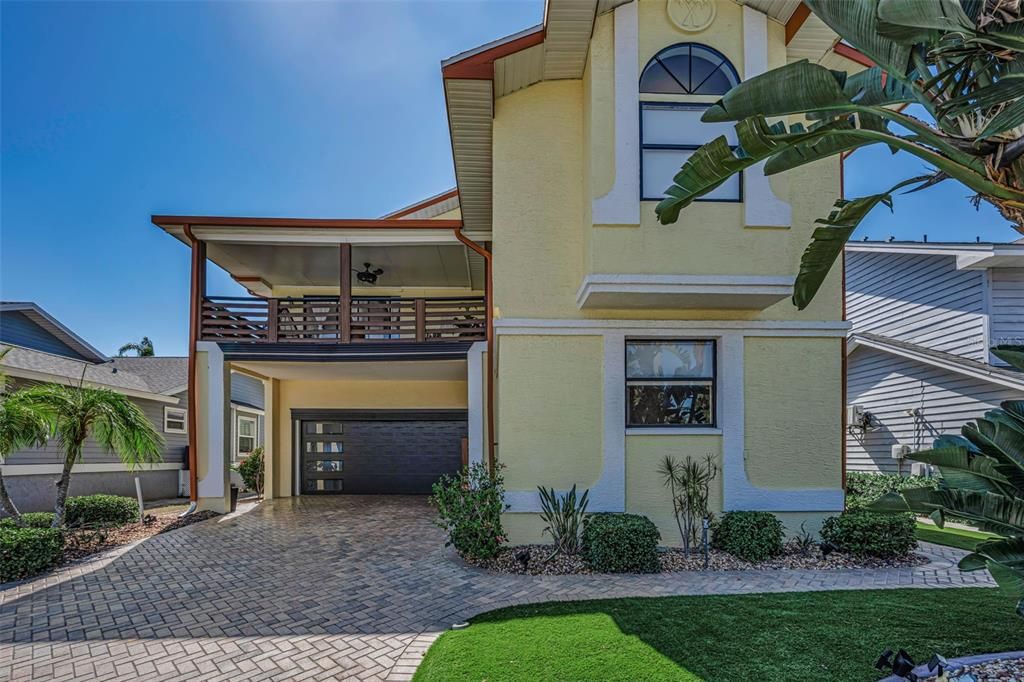 En Venta: $744,900 (4 camas, 3 baños, 3228 Pies cuadrados)
