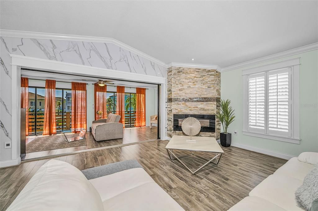 En Venta: $744,900 (4 camas, 3 baños, 3228 Pies cuadrados)