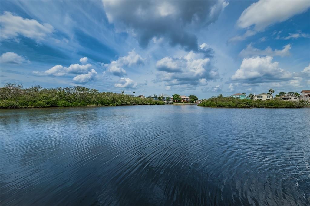 En Venta: $744,900 (4 camas, 3 baños, 3228 Pies cuadrados)