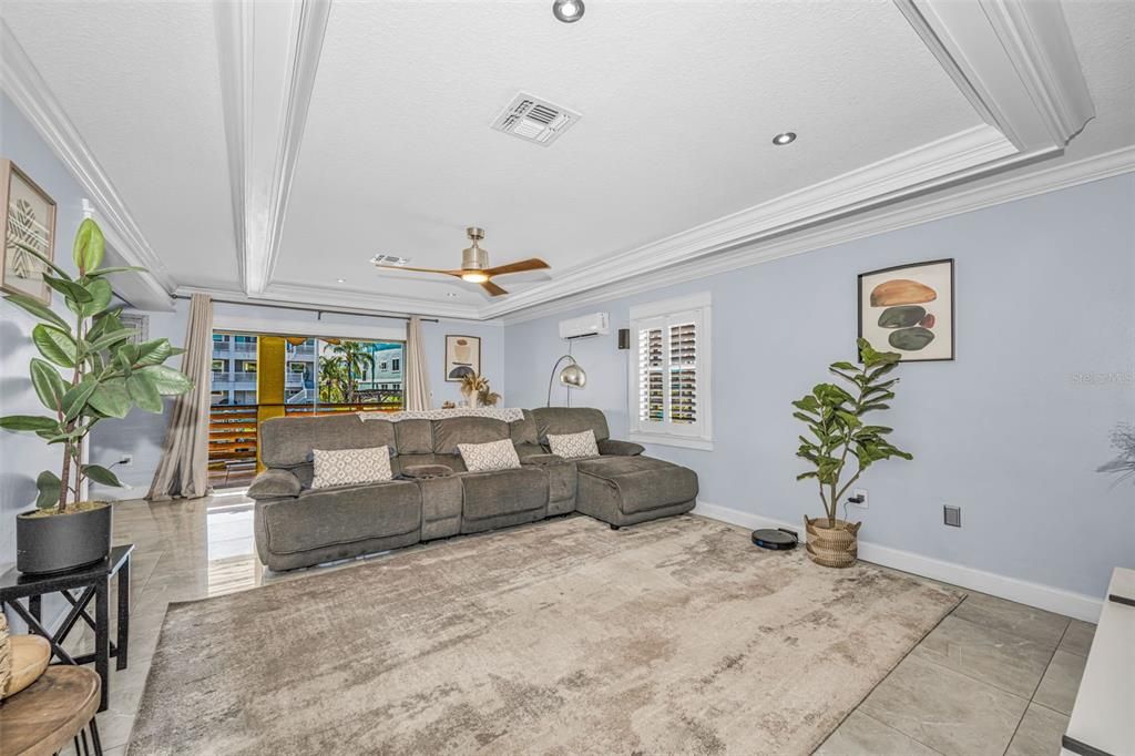 En Venta: $744,900 (4 camas, 3 baños, 3228 Pies cuadrados)