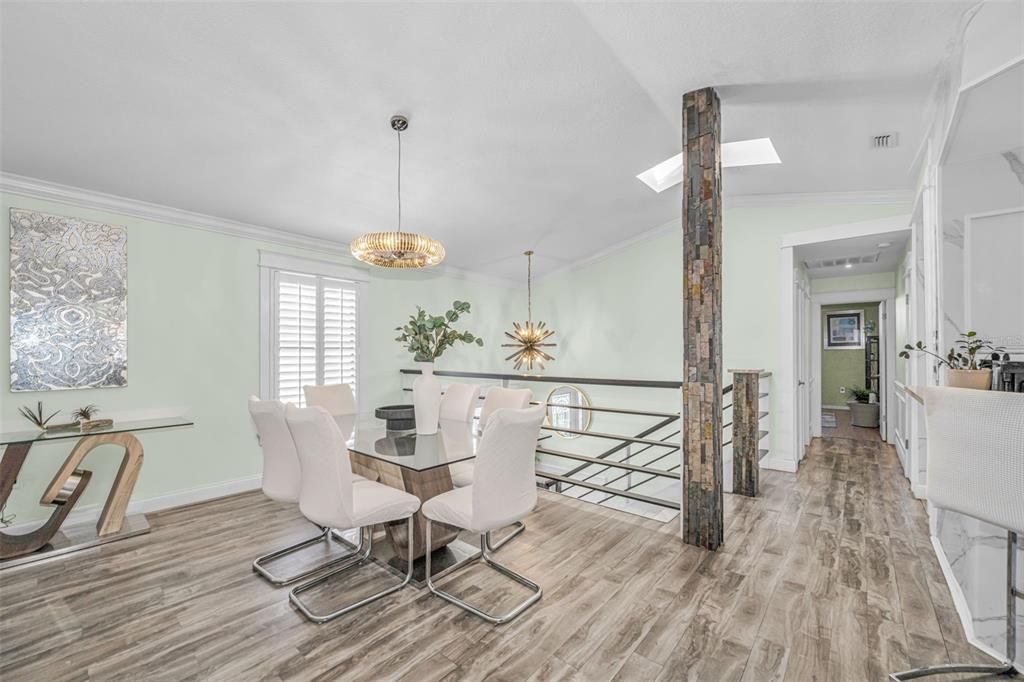 En Venta: $744,900 (4 camas, 3 baños, 3228 Pies cuadrados)