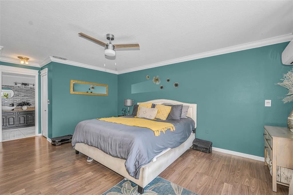 En Venta: $744,900 (4 camas, 3 baños, 3228 Pies cuadrados)