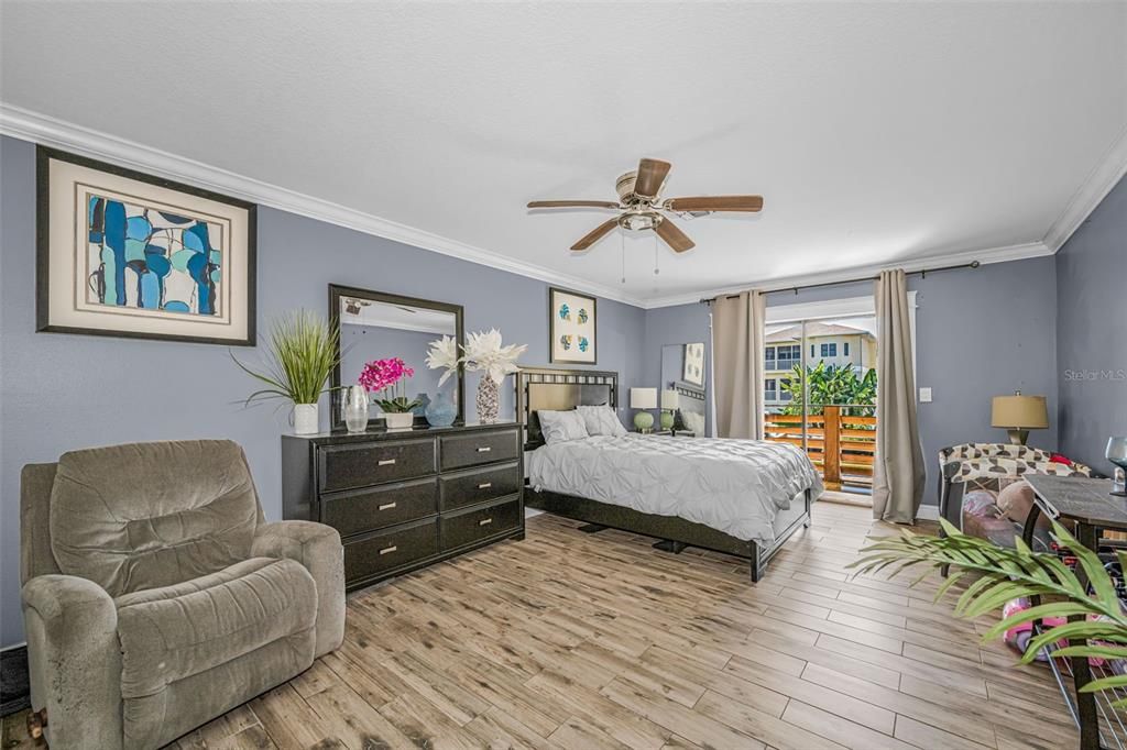 En Venta: $744,900 (4 camas, 3 baños, 3228 Pies cuadrados)