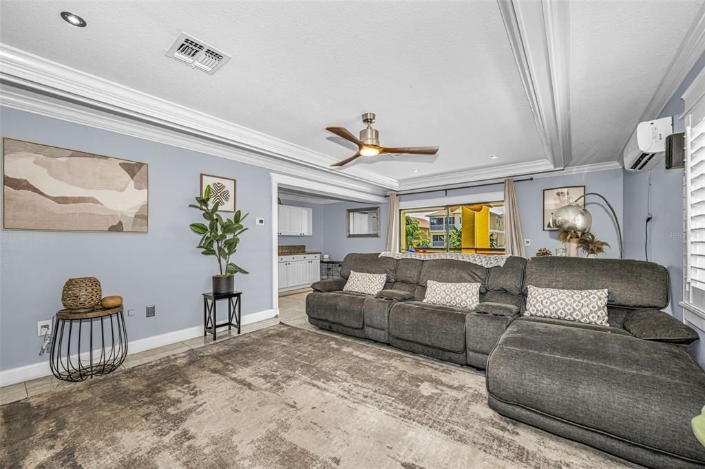 En Venta: $744,900 (4 camas, 3 baños, 3228 Pies cuadrados)