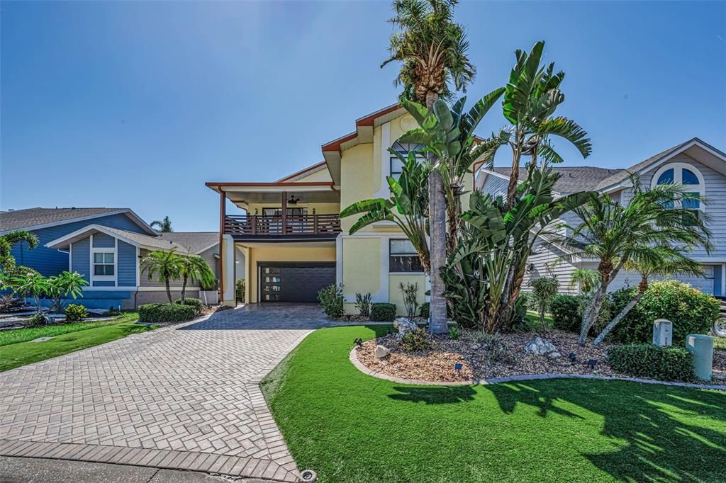 En Venta: $744,900 (4 camas, 3 baños, 3228 Pies cuadrados)