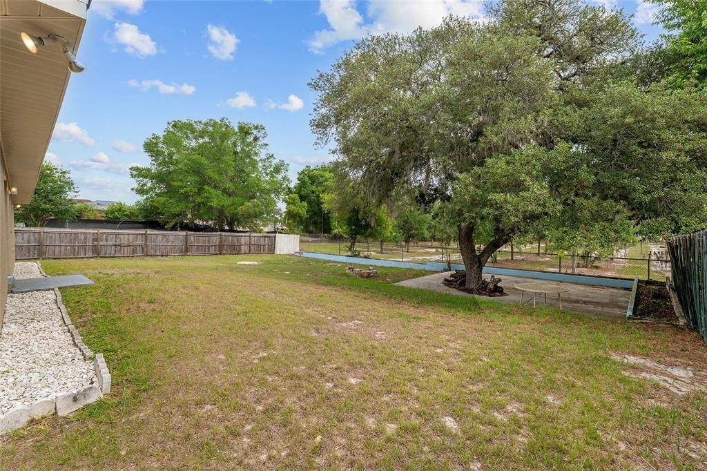 Active With Contract: $265,000 (3 beds, 2 baths, 1623 Square Feet)