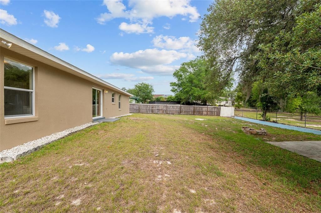 Active With Contract: $265,000 (3 beds, 2 baths, 1623 Square Feet)