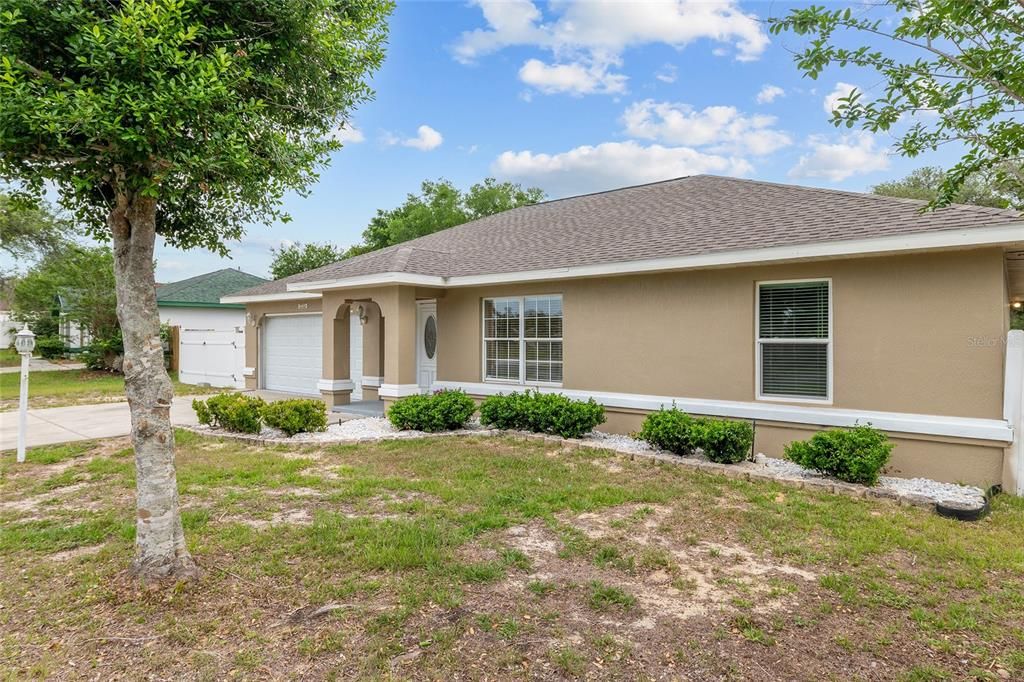 Active With Contract: $265,000 (3 beds, 2 baths, 1623 Square Feet)