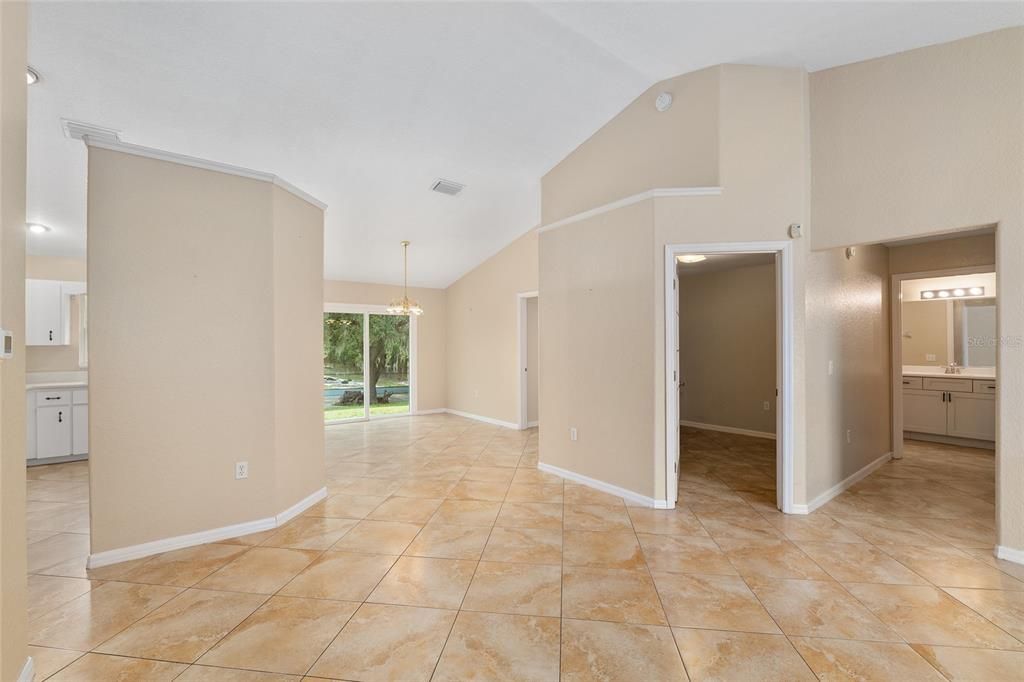 Active With Contract: $265,000 (3 beds, 2 baths, 1623 Square Feet)