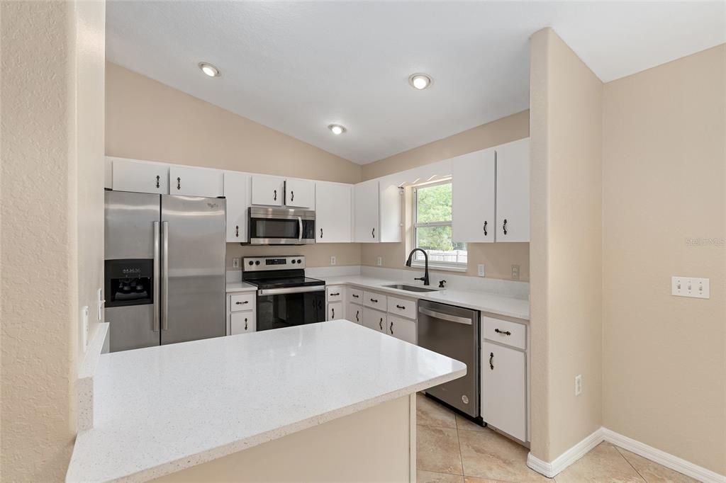 Active With Contract: $265,000 (3 beds, 2 baths, 1623 Square Feet)