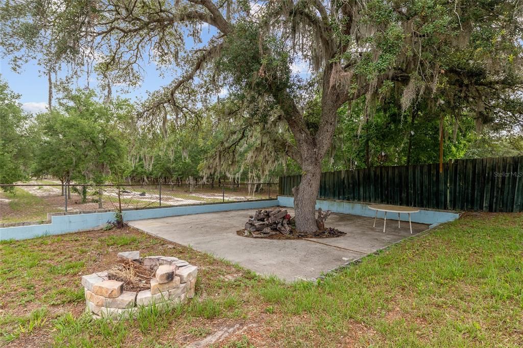 Active With Contract: $265,000 (3 beds, 2 baths, 1623 Square Feet)