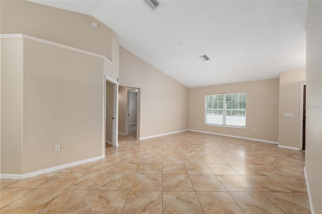 Active With Contract: $265,000 (3 beds, 2 baths, 1623 Square Feet)