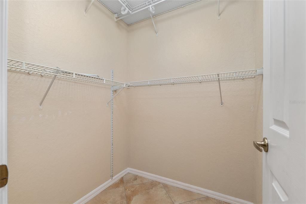 Active With Contract: $265,000 (3 beds, 2 baths, 1623 Square Feet)