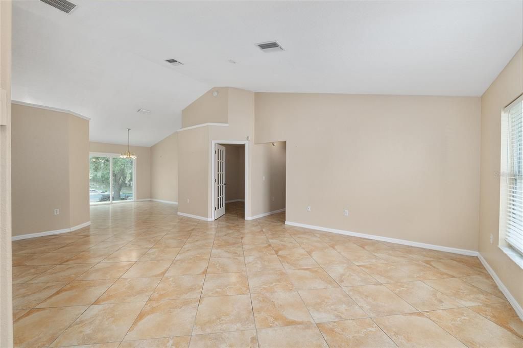 Active With Contract: $265,000 (3 beds, 2 baths, 1623 Square Feet)