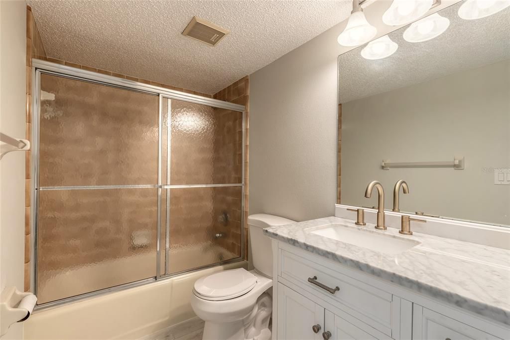 For Sale: $199,900 (2 beds, 2 baths, 1352 Square Feet)