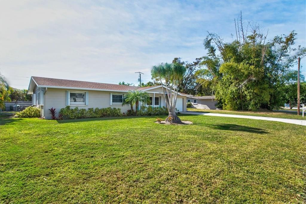 For Sale: $749,000 (3 beds, 2 baths, 1434 Square Feet)
