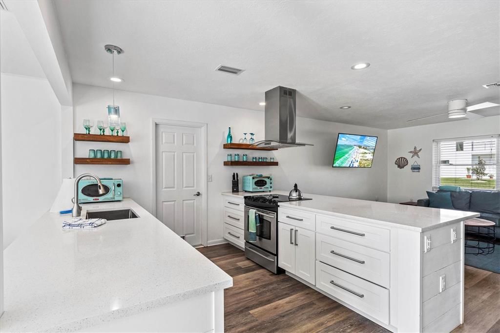 For Sale: $749,000 (3 beds, 2 baths, 1434 Square Feet)