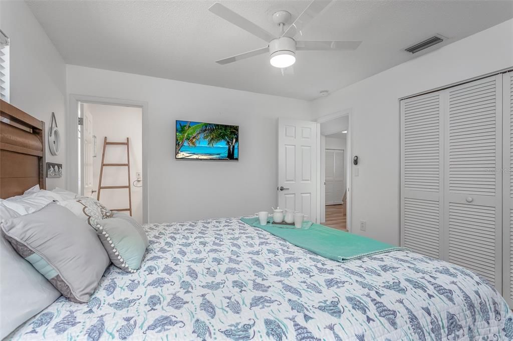 For Sale: $749,000 (3 beds, 2 baths, 1434 Square Feet)