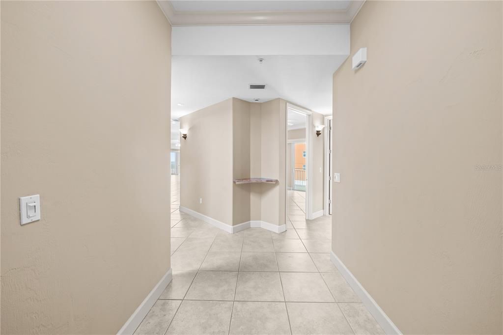 En Venta: $899,000 (3 camas, 3 baños, 2600 Pies cuadrados)