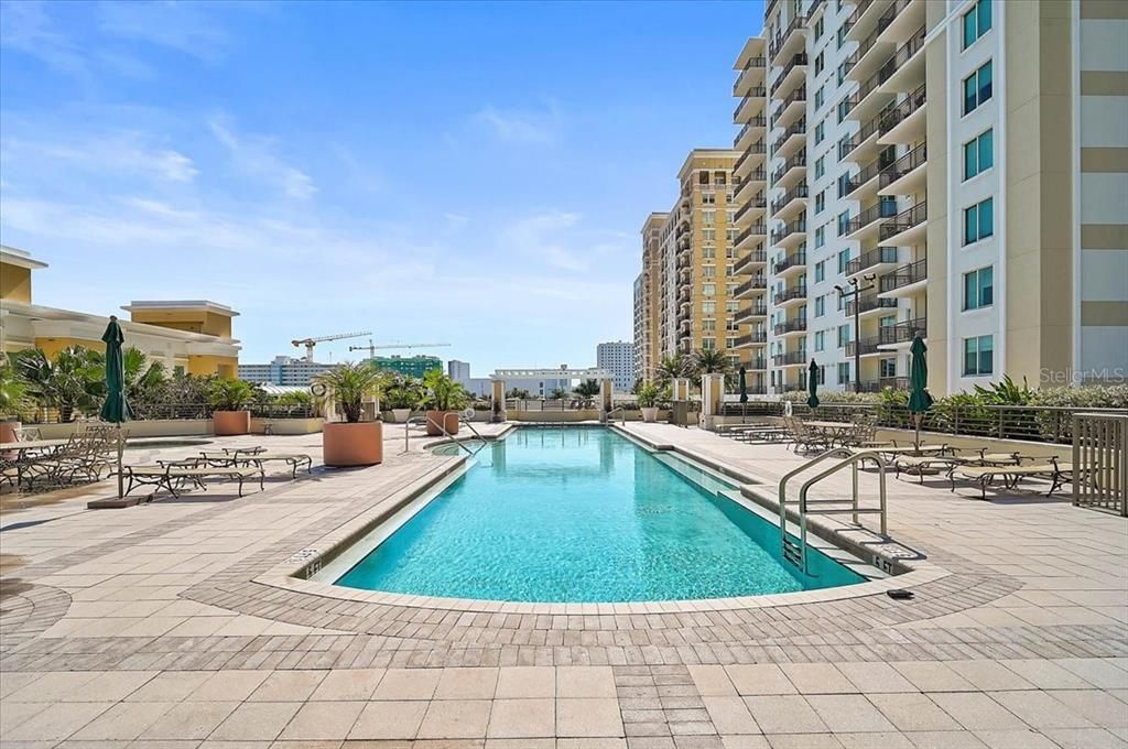 For Rent: $3,200 (2 beds, 2 baths, 1323 Square Feet)