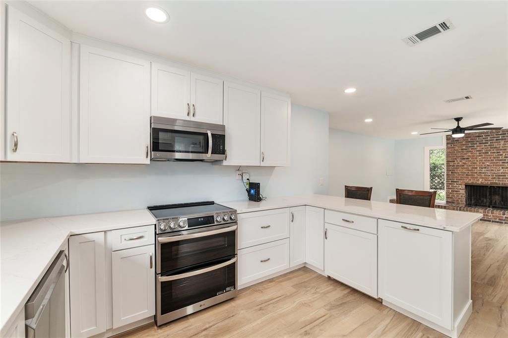 Active With Contract: $369,900 (3 beds, 2 baths, 1242 Square Feet)